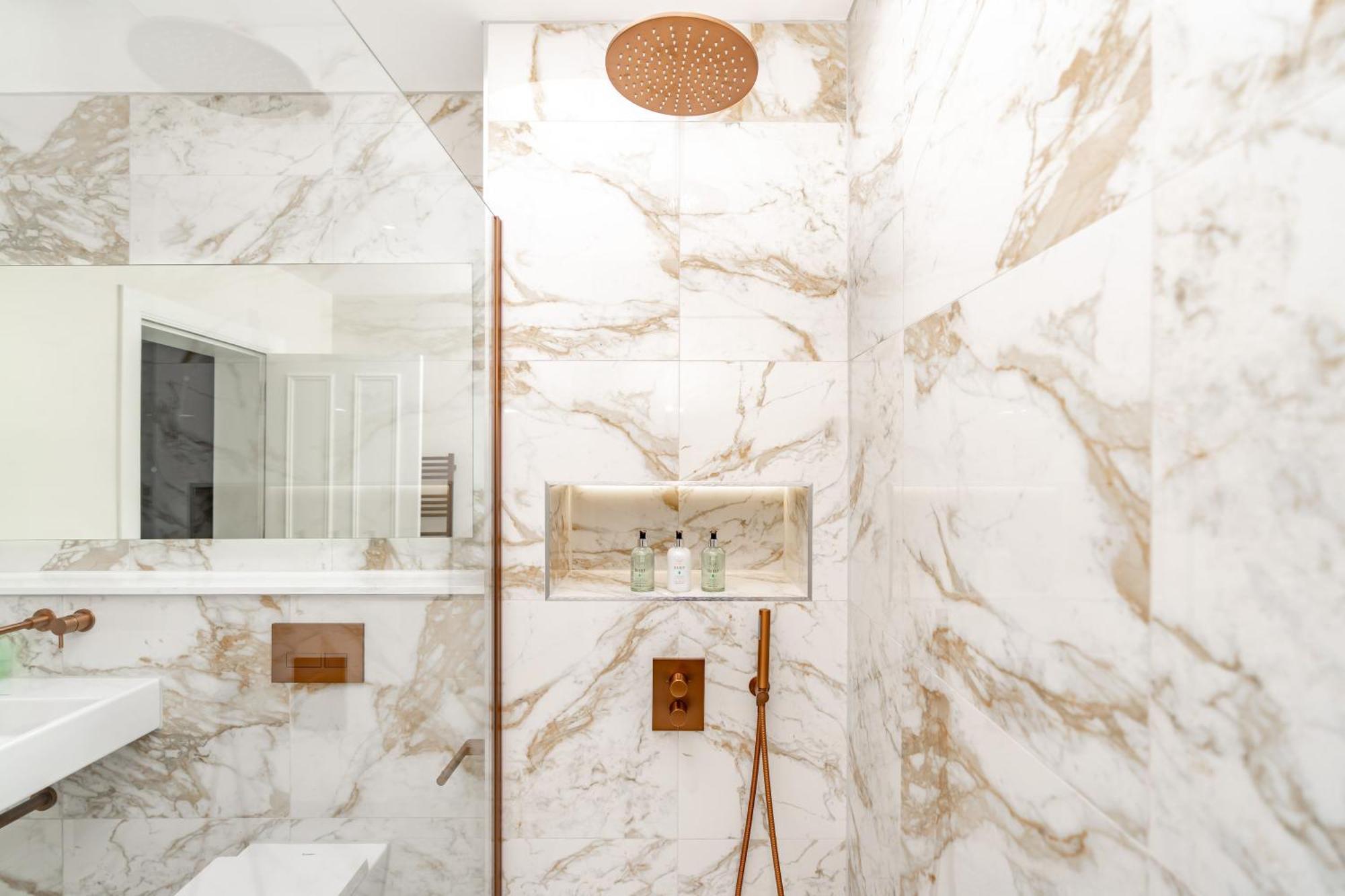 Dragon Luxury At 9 Albyn Place Apartment Edinburgh