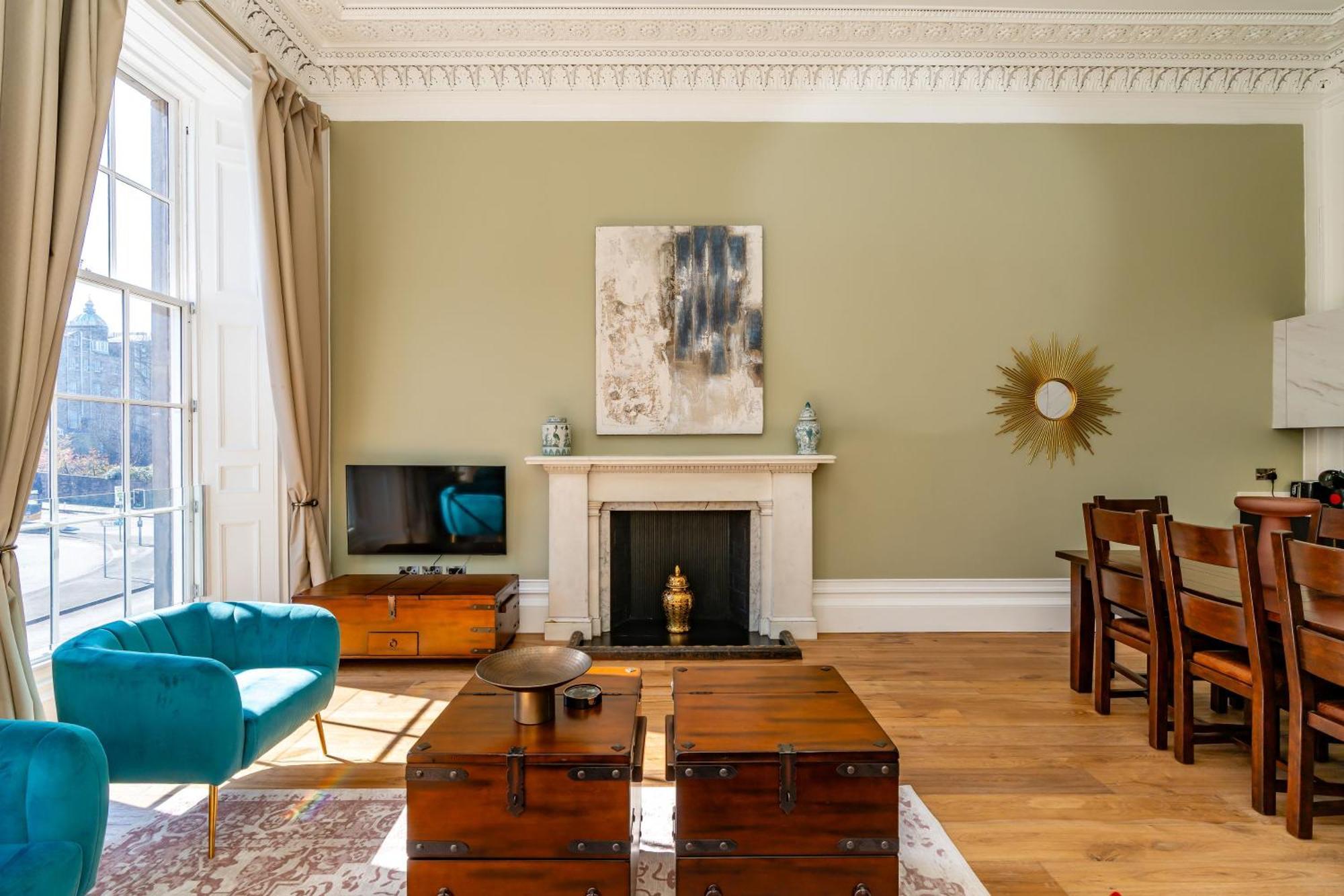 Dragon Luxury At 9 Albyn Place Edinburgh